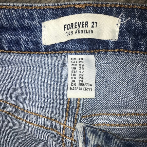 FOREVER21 Lightwash high waisted mom jeans - Picture 4 of 5